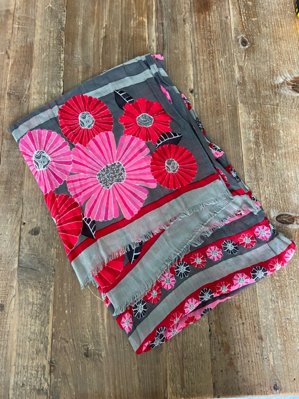 VERA BRADLEY Pink & Red Floral Scarf Summer Floral Wrap Shawl‎ Sarong